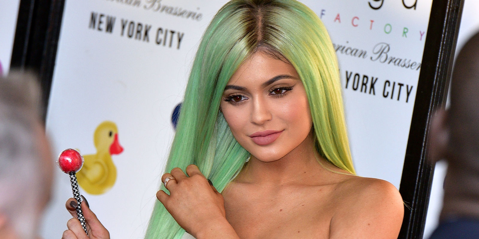 Kylie Jenner Did Not “Start” Wigs, I’m Sorry
