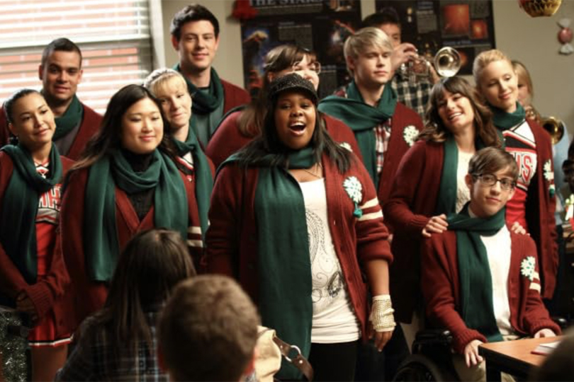Here's Every Christmas Episode Of 'Glee' To Stream This Holiday Season: A Very Glee Christmas