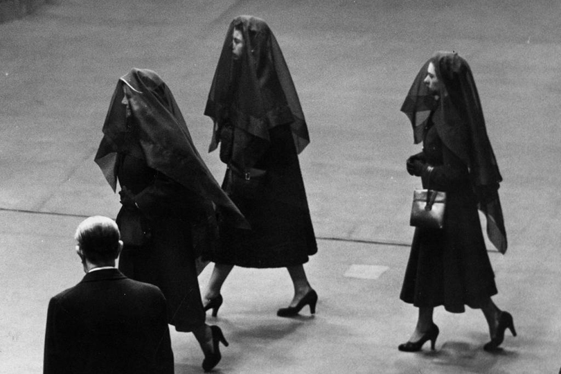 The Significance Of The Black Mourning Veils Worn At Pope Francis Funeral - funeral of King George VI