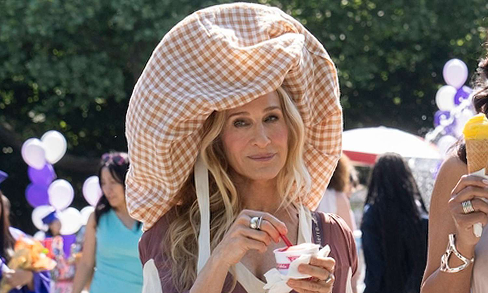 Sarah Jessica Parker Owns All Of Carrie Bradshaw's SATC & AJLT Wardrobe