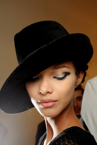 armani_fw_beauty_0.jpeg armani_fw_beauty_0.jpeg