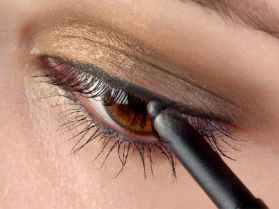 B - Eyeliner Pencil 400x300