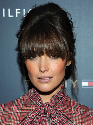 B - Rose Byrne 300x400 B - Rose Byrne 300x400