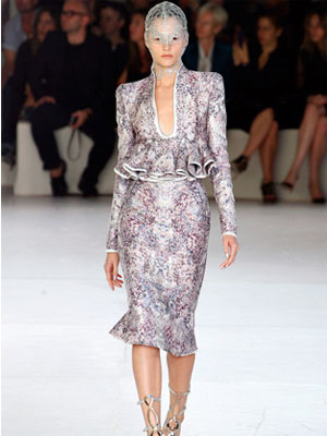 Alexander McQueen Spring 2012 Runway Alexander McQueen Spring 2012 Runway