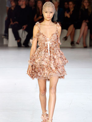 Alexander McQueen Spring 2012 Runway Alexander McQueen Spring 2012 Runway
