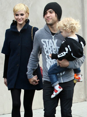 R - Ashlee Simpson and Pete Wentz 300x400
