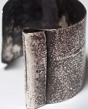 S - Metal Cuff 300x400