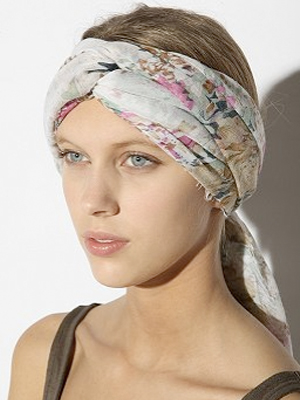 S - UO Headscarf 300x400